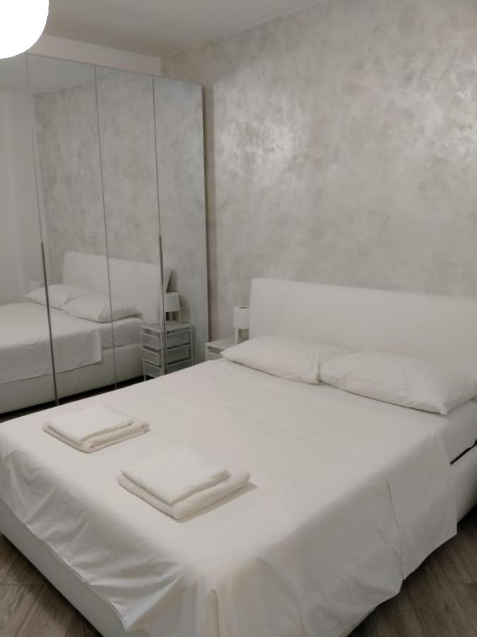 فيلا كوموفي Casa Vacanza Volintiru المظهر الخارجي الصورة